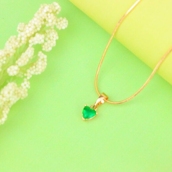 "Tiny Green Heart Pendant in Gold Plated Brass, XPPT1302 - Picture 3 of 12